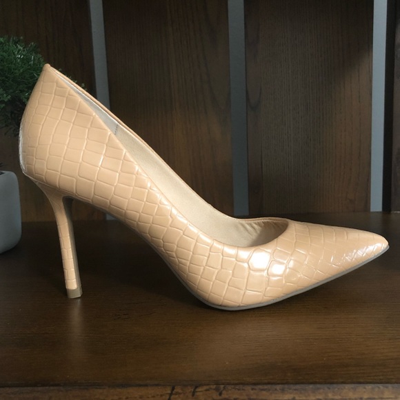 NEW KATY PERRY Sissy Embossed Stiletto Pump Pointed Toe Non Slip Sole Size 7 - Picture 4 of 10